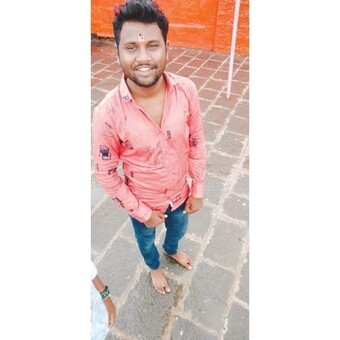 N&eacute;h&aacute;l Vaıragade