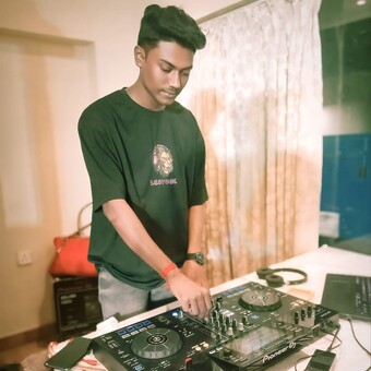 Dee J Krishanu