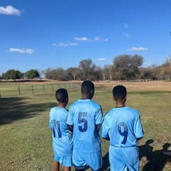 Junior Man&eacute;