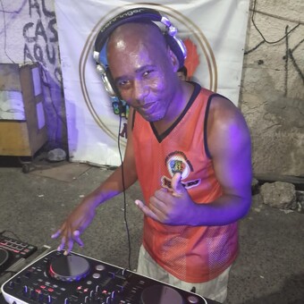 Val&eacute;rio Soares