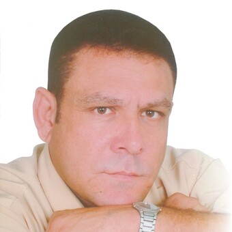 Cl&ecirc;nio Marques