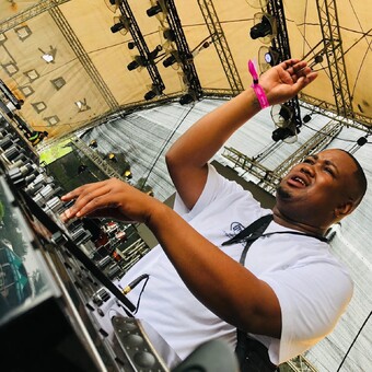 Tumelo L Nzunga