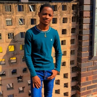 Isoka Lentomb'eyodwa Mahlobo