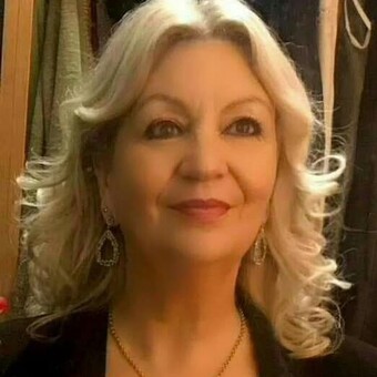 Maria Em&iacute;lia Parente