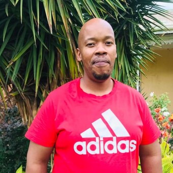 Thabo Shomolekae