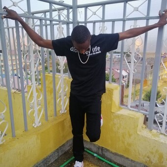 Dee Rose Gathinji