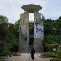 Capsule Relais Radio - Mont des Avaloirs la flamme sur le sommet de l’Ouest by Frequence Sillé