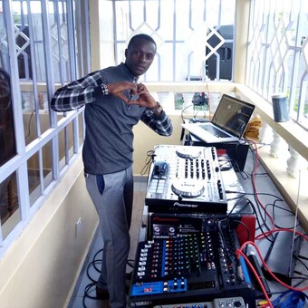 DEEJAY STARBOY256
