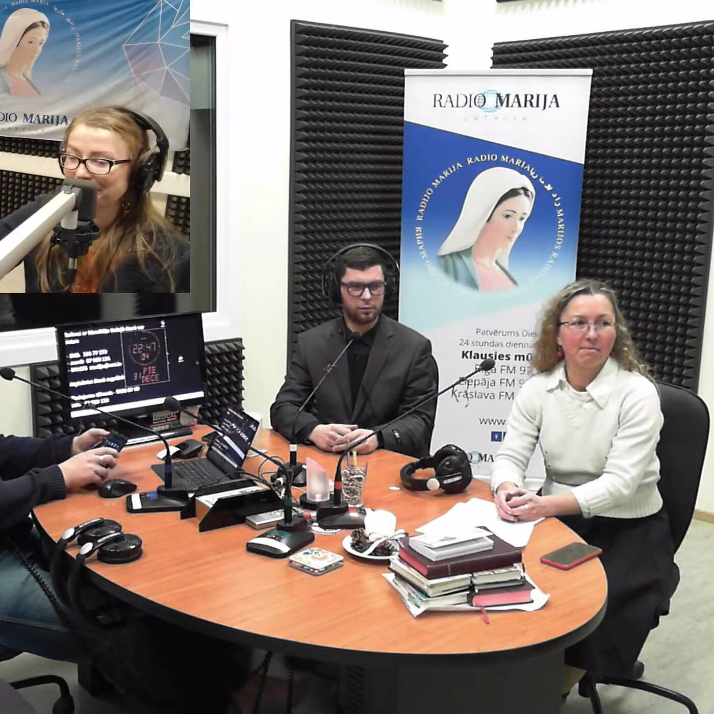 Jaunā 2022. gada sagaidīšana studijā | 22:00 | Pr. Pēteris Skudra, Jēkabs Reinis Pērkons, Līva Kupfere, Mārtiņš Lauris Karps, Līga Staņa | 31.12.2021 episode artwork