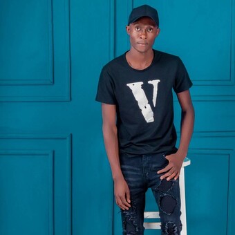 L&eacute;w&iacute;s K&eacute;