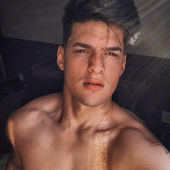 Mois&eacute;s Tavares