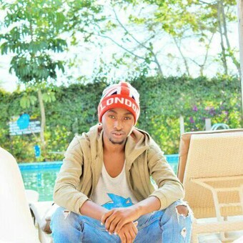 Mtaa Raw Senior
