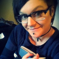 JESSICA MARQUARDT alias Jay Gnomenfrau - Illustratorin und Malerin - KNÖDELLUSTRATION by Radio X Interviews