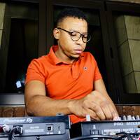 Houz It Friday #43 Oyster Makuebeta Live at Bina Malatlhe by Rural Shadows