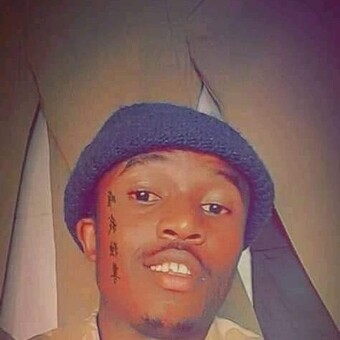 Iph&oslash;nē Ya B&uuml;tt&oslash;ns