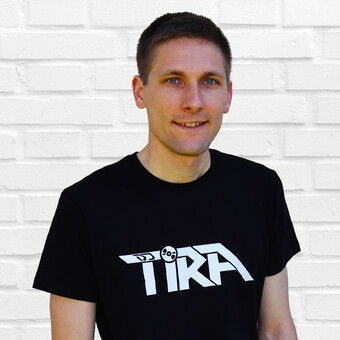 DJ TIRA
