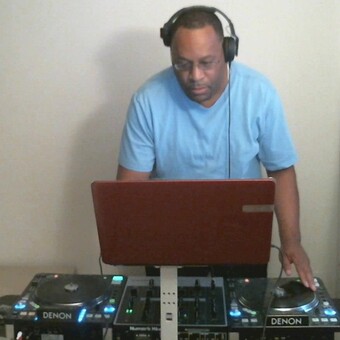 DJ Winnie C