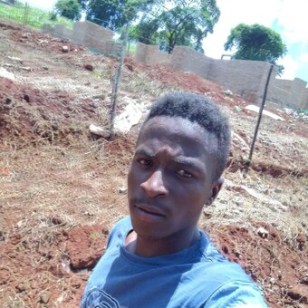 Lucky M&agrave;shudu Munyai