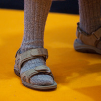 M o m O - enlève tes sandales ( mais tu peux garder tes chaussettes ) by Moïse DTK