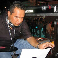 DJ Victor Cervantes Set 80s &amp; 90s Reggae &amp; Rap Music by DJ Victor Cervantes