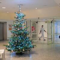 Weihnachten im Krankenhaus - Predigt in der Christmette, Lj. A - 2022 von P. Christoph Kreitmeir in Ingolstadt by Christoph Kreitmeir