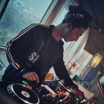 &Aacute;đ&aacute;ŕśh Kamble AK