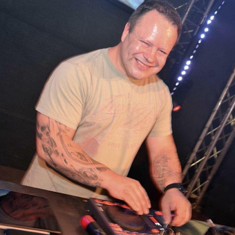 DJ IAK