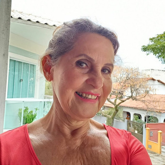 Laura Castello Branco Resende