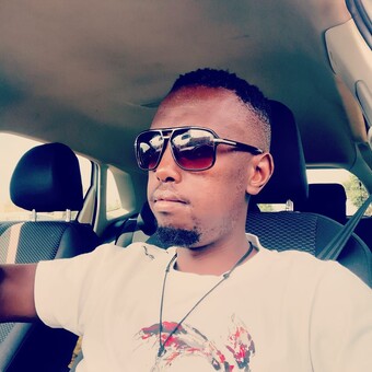 Sakhile Saks