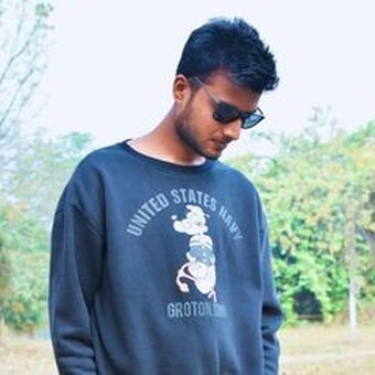 Kŕ&igrave;śh&ntilde;&agrave; Kűmăŕ M&aacute;h&aacute;ťő