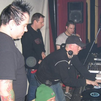ctoafn (formerly half of DMZ) w/ MCs Wasp, Dr Sponk & MCJC - 'Tech Freaks' Tour @ Club Retro 2004 by ctoafn