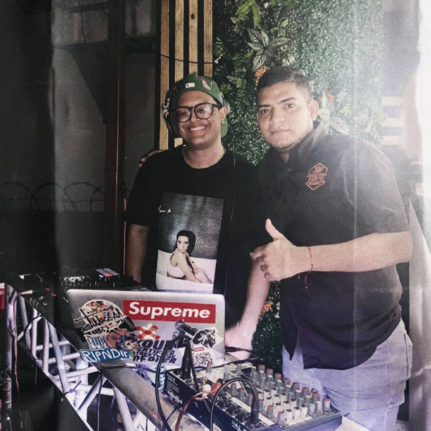 LIVE - EARLY SET @ D'COFFEE P1 - VARSITY FRIDAY (NO MIC) episode artwork