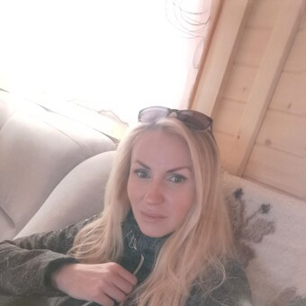 Zuzana Ďuratn&aacute; P&eacute;