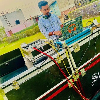 &Aacute;&aacute;rh&ucirc;  Sharma