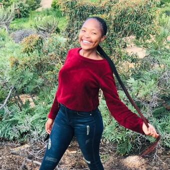 Aya Inam Xh&atilde;l&aring;