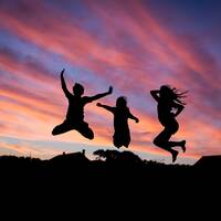 About us - Girls Talk Podcast. Folge 1: Unsere Freundschaft by Knüpfwerk e.V.