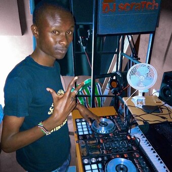 DeejayScratchpro Bon Eye