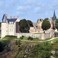 Sainte Suzanne : Le seigneur au Moyen âge by Frequence Sillé