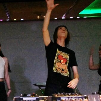 DJ Yang2