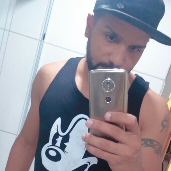 Kl&eacute;ber Ribeiro KR