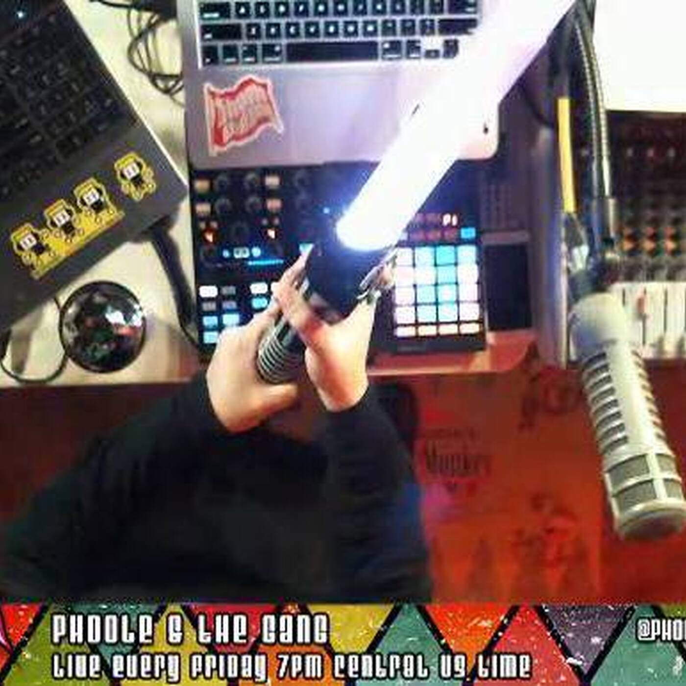 Phoole and the Gang  |  Show 185  |  DayLightSabings!  |  on TheChewb.com  |  7 Apr 2017