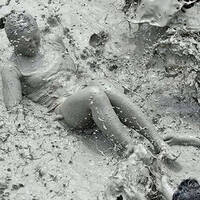 Na Lama by Raphael Moras