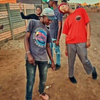 Hwza (Ntwana Ebuang Diflopo)