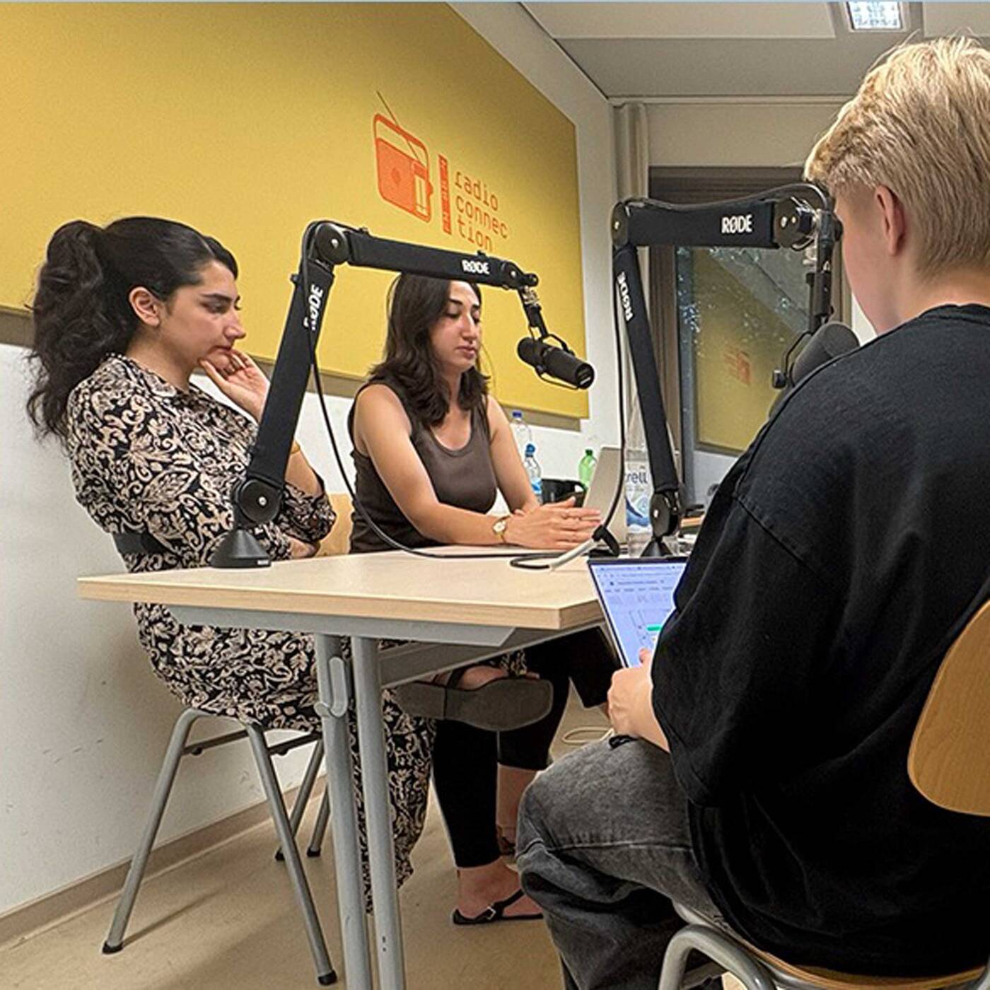 Radio Connection - Marzahn am Mikro (#98): Feminismus in Marzahn #358 — Pi Radio cover