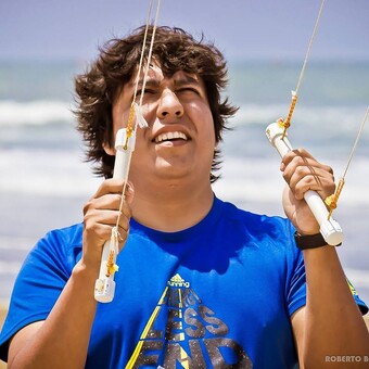 Victor T&aacute;vara Cancino