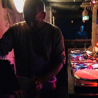 g&ouml;sta tetje sch&ouml;ning