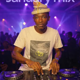 Mafinishh thee deejayy