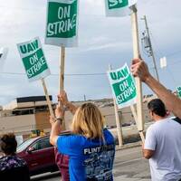 Новости - Нефть дорожает, в США крупнейшая забастовка by BUSINESS FM