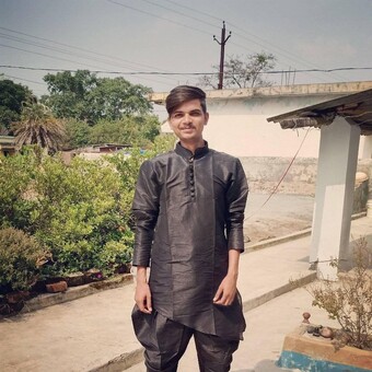 V&iuml;k&eacute;y P&atilde;t&eacute;l