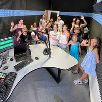 Rozhovor s... Pěvecký sbor Základní školy Březno (Vysíláno 24. 6. 2026) by Radio MB